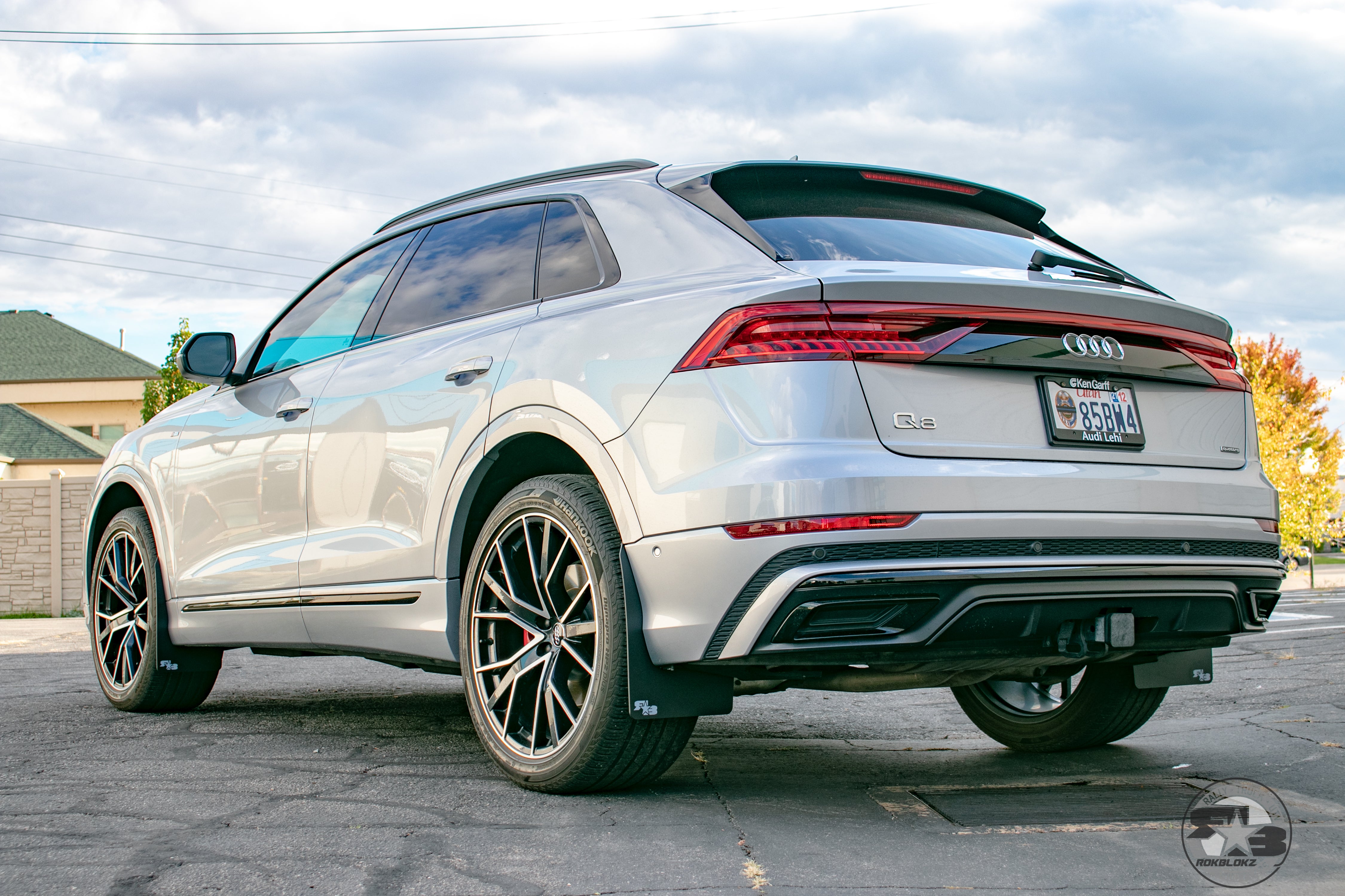 ググググ Audi Q8 SUV 2019-2023 Mud Flaps — RokBlokz