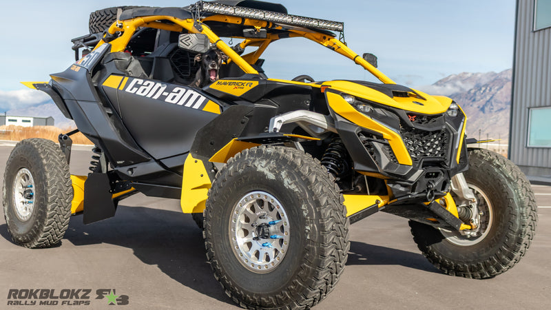 Side angle of Maverick R showcasing Rokblokz front knuckle-mounted fender and Roklokz body mounted fender