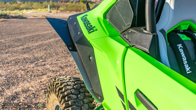 Rokblokz rear fender close-up showing fitment on Teryx H2 bodywork